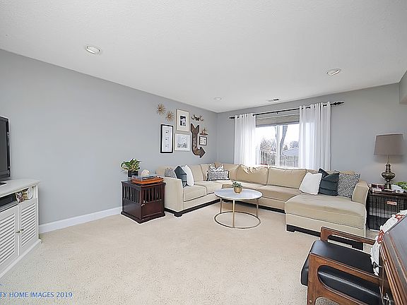 4th image of 759 Sand Creek Dr