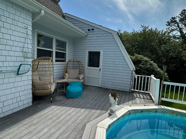 41 Woodland Dr #A, Portsmouth, RI 02871