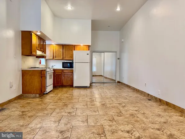 1323 Tasker St, Philadelphia, PA 19148