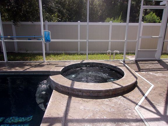 5th image of 70 Lancelot Dr