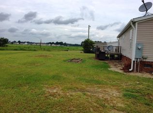 105 Pioneer Dr, La Grange, NC 28551