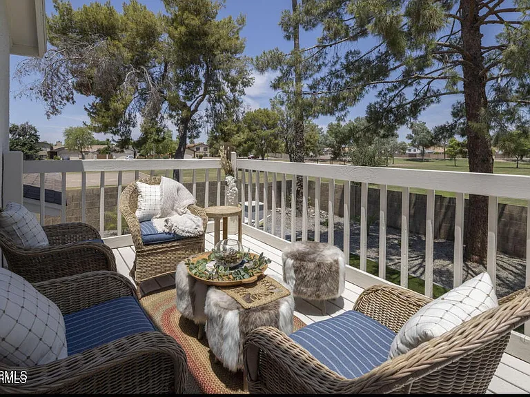 626 E Palomino Dr — Photo 9