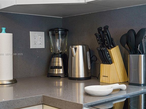 4th image of 20075 SW 87th Pl