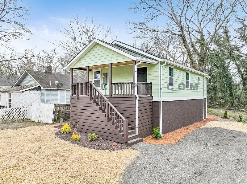 20 Pennington Ave SW