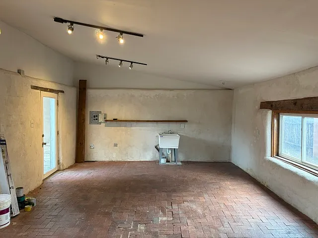 645 1/2 W San Francisco St #D — Photo 19
