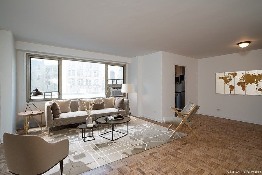 1st image of 900 W 190th St #2L