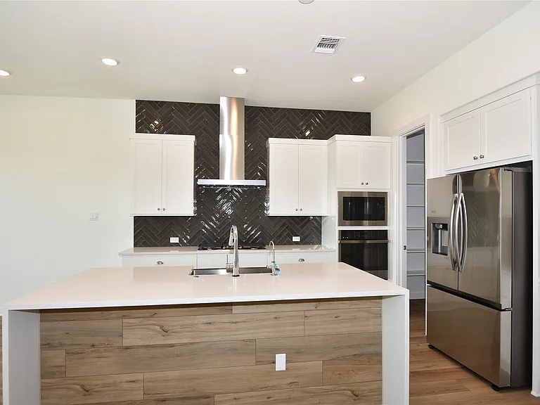 1804 Homestead Farms Dr — Photo 4