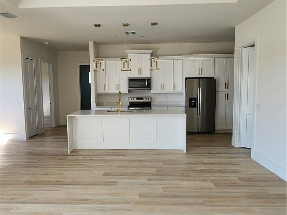 4th image of 1727 Cornell Ave N