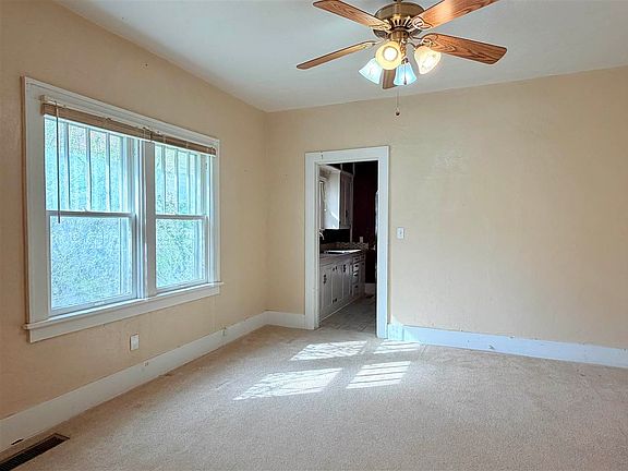 5th image of 118 Hill Ave