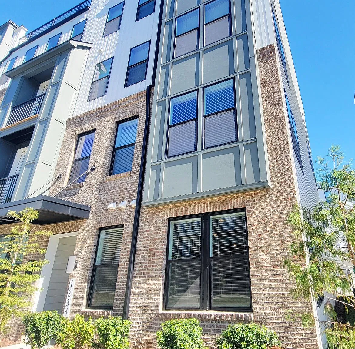 2 bed, 2.5 bath, 1528 sqft, $2,195 — Photo 1