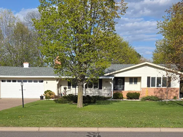 822 Dellwood St S, Cambridge, MN 55008