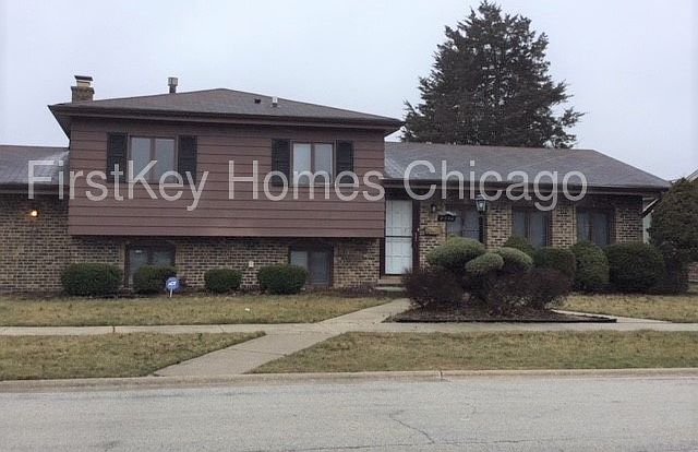 1st image of 807 E 191st Pl