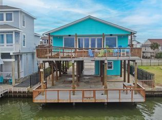 227 Isles End Rd, Tiki Island, TX 77554