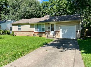 1860 S Robberson Ave, Springfield, MO 65807
