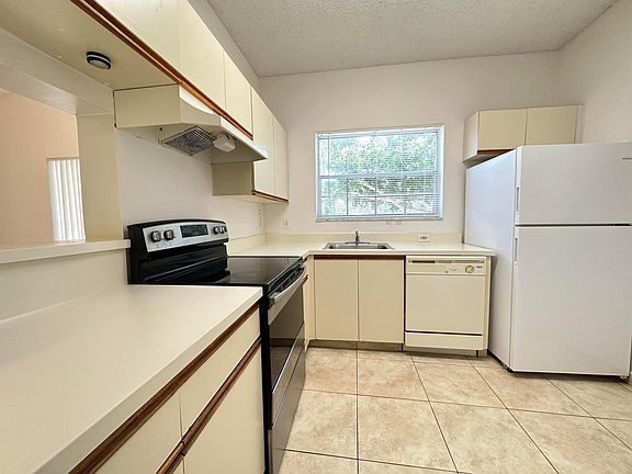 2nd image of 651 Cypress Lake Boulevard #G