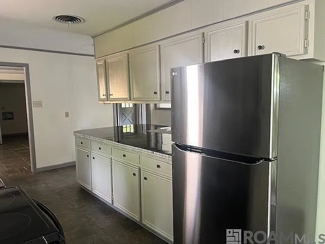 5 bed, 2514 sqft, $2,495 — Photo 3