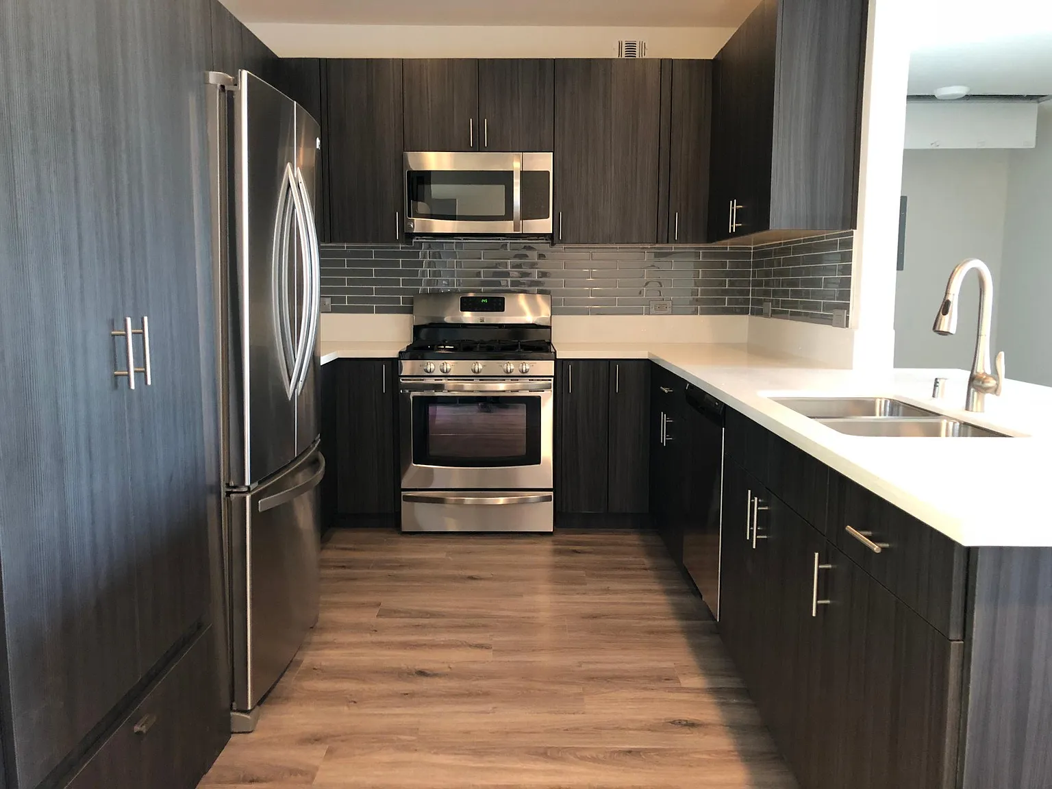 4814 Oakwood Ave — Photo 2