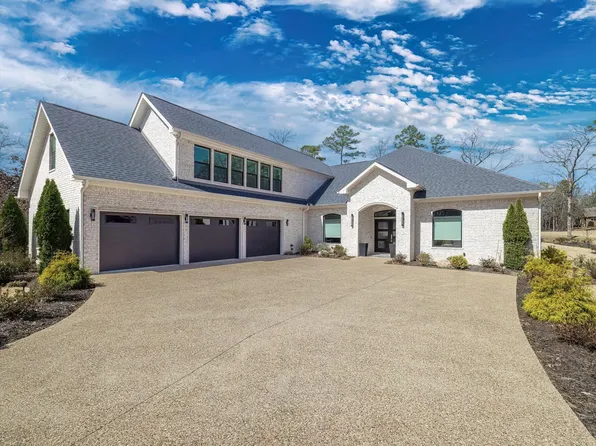 13 Loyola Dr, Hot Springs Village, AR 71909