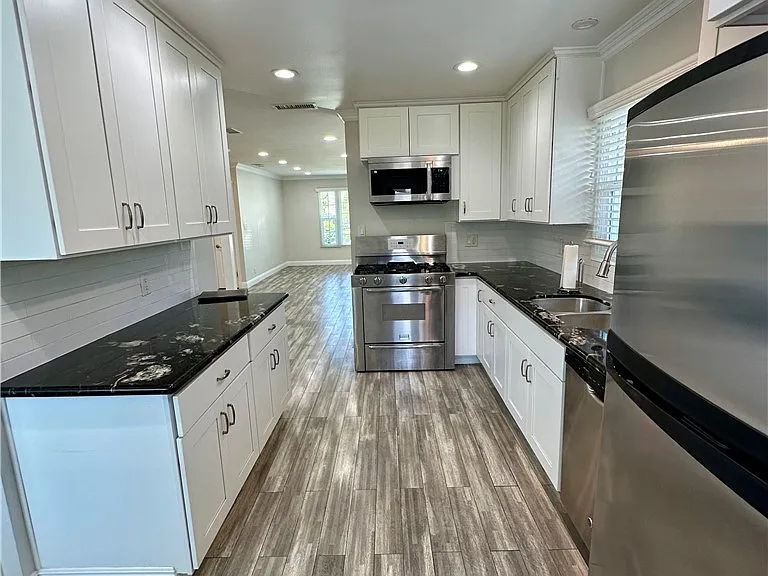 436 N Washington Ave — Photo 10