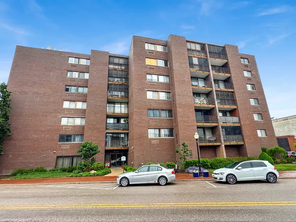 11 W Green St APT 502, Bensenville, IL 60106