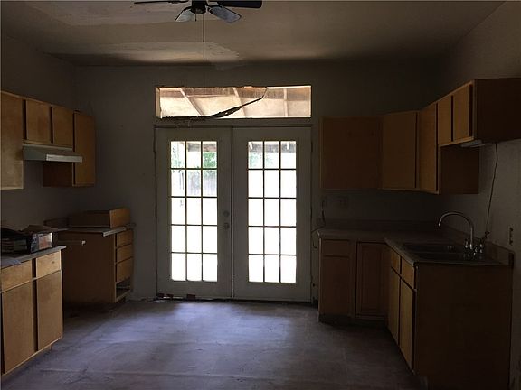 5th image of 1141 Mulberry St