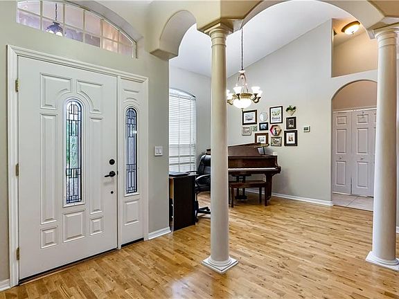 3rd image of 2655 Cedaridge Cir