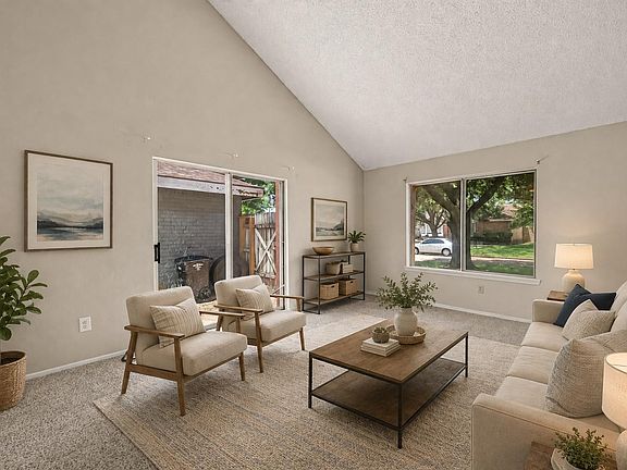 5th image of 1818 Foxlake Dr