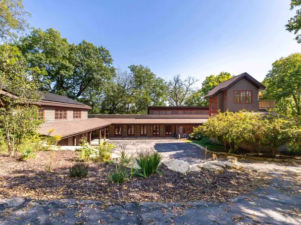 4 Buckeye Ct, Galena, IL 61036