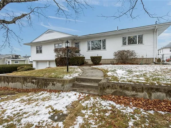 15 Cranberry St, North Providence, RI 02911