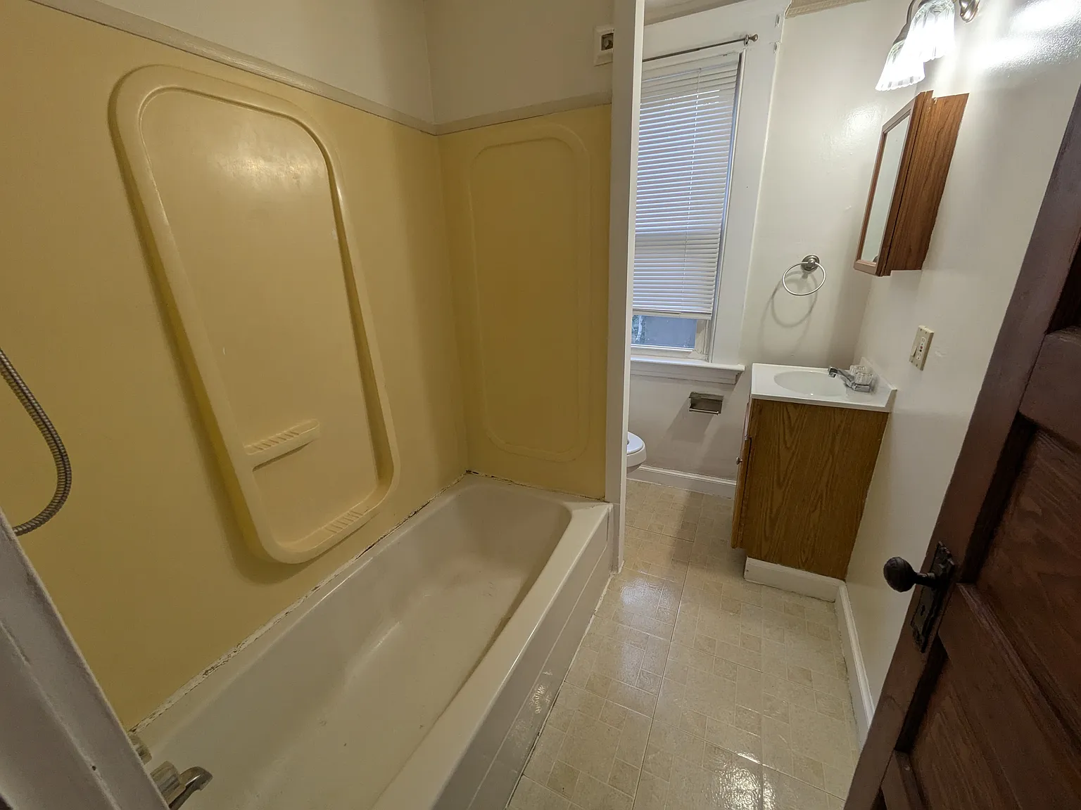 2 bed, 1000 sqft, $1,750 — Photo 4