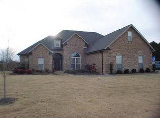 25166 Castlebury Dr, Athens, AL 35613