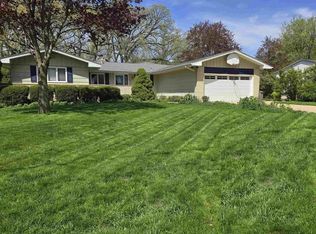 105 Hillside Dr, Charles City, IA 50616