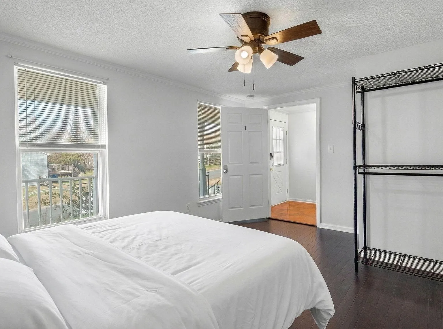 4 bed, 4.0 bath, 1750 sqft, $1,118 — Photo 2