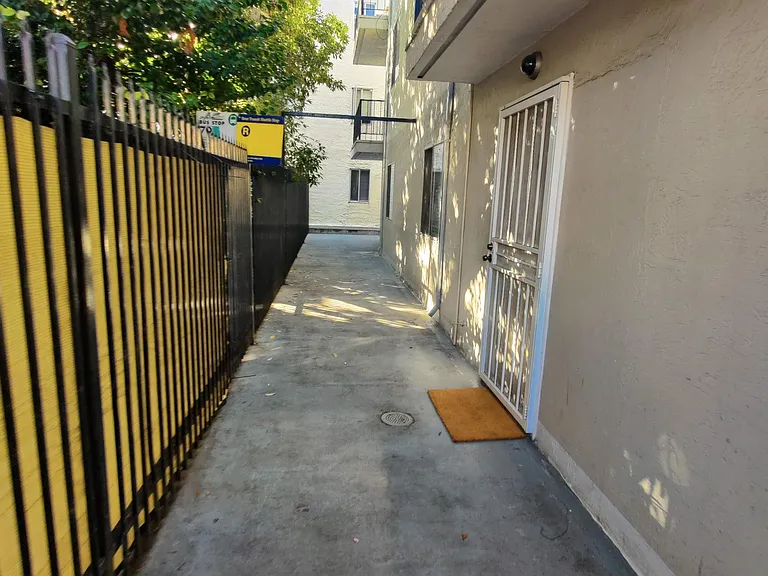 2732 Haste St — Photo 20