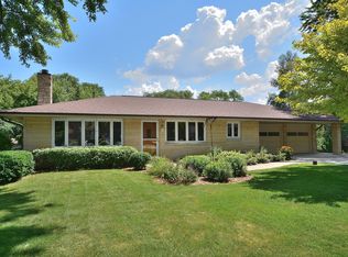 W154N8168 Valley View Dr, Menomonee Falls, WI 53051