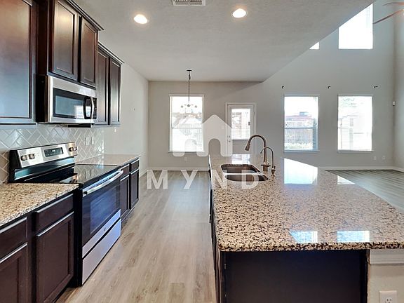 5th image of 4527 Cambridge Park