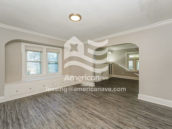479190_002_living_room_2.jpg