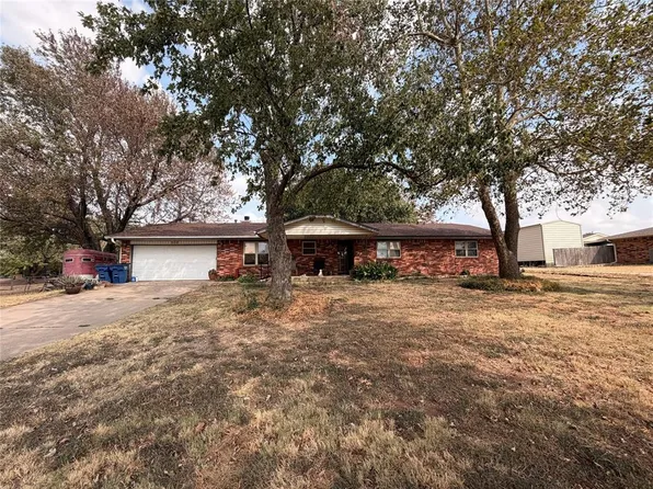 300 N Maryella Ter, Mustang, OK 73064