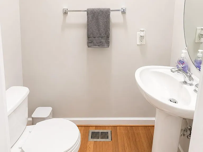 506 Fallsgrove Dr — Photo 8