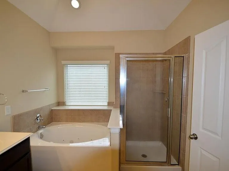 9942 Taylor Springs Ln — Photo 16