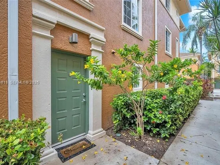 2845 NE 185th St #Townhouse 903 — Photo 3