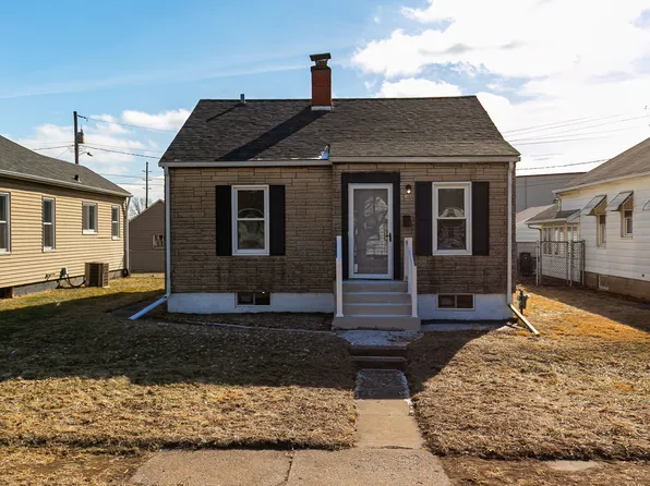 2721 Redwood Ave, Davenport, IA 52802