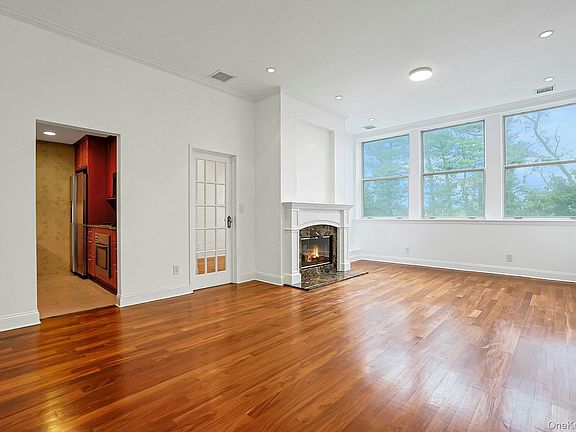 4th image of 1250 North Avenue #202