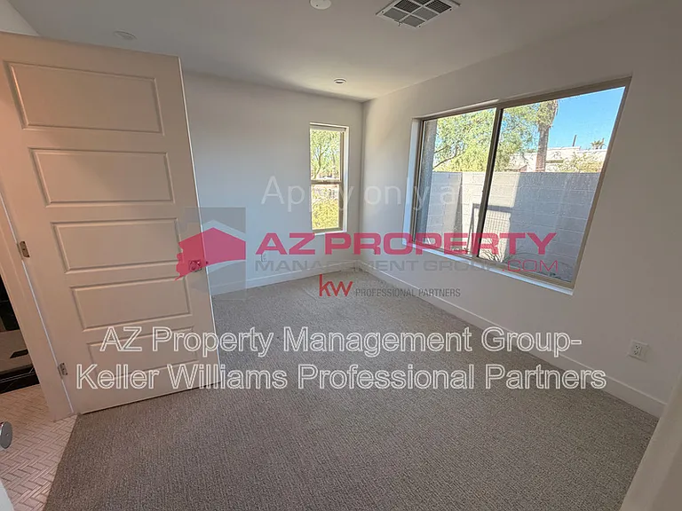 825 N 9th Ave #12 — Photo 9