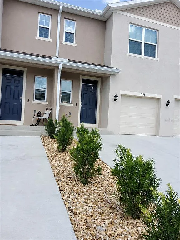 3 bed, 2.5 bath, 1464 sqft, $1,790 — Photo 1