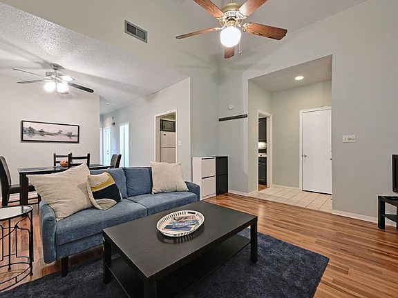 5th image of 1910 Robbins Pl APT 303