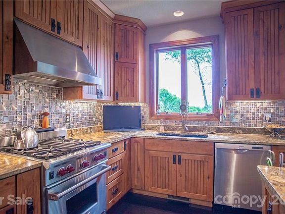 4th image of 11-13 Mountainside Ln