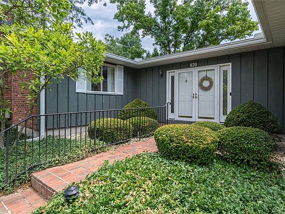2nd image of 870 Oakcreek Dr