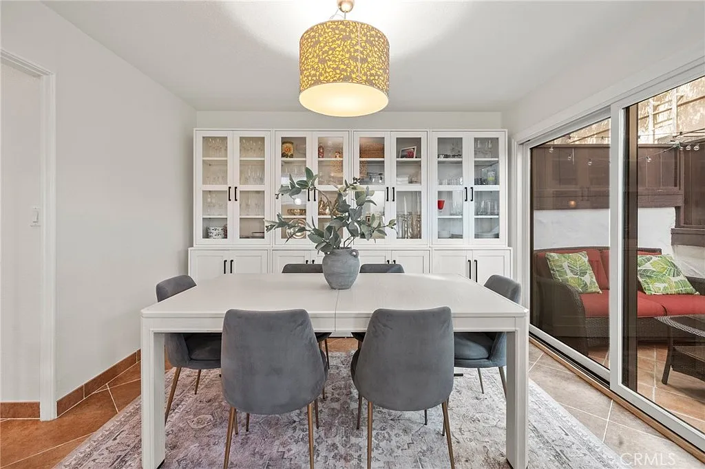 2 bed, 1445 sqft, $5,350 — Photo 4