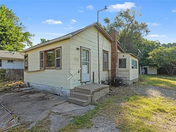 2005 S Evanston Ave, Independence, MO 64052